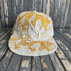 New York NY Yankees All Over Print Hat Gold White glitter Fitted Size 7 1/2